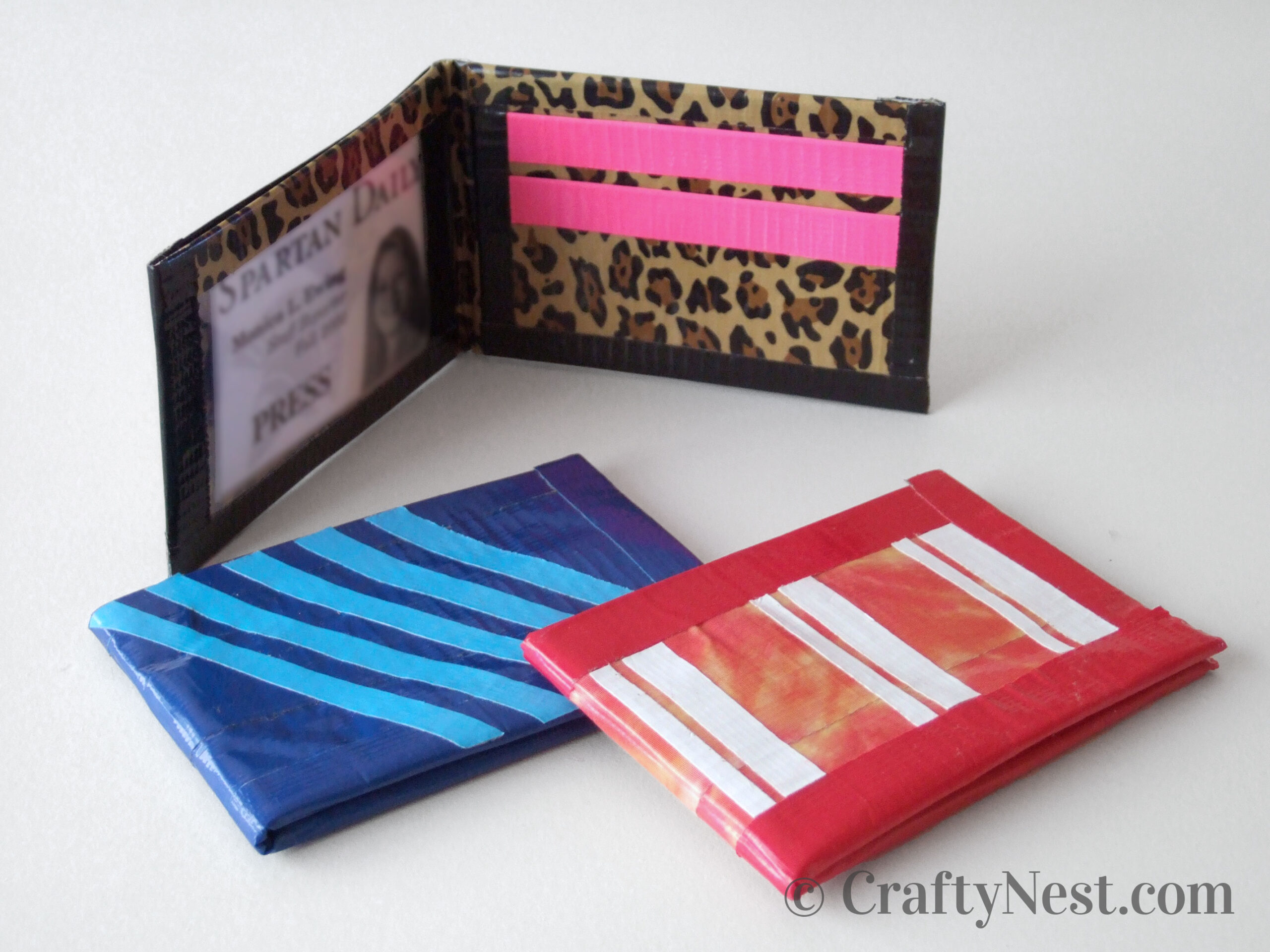 wallets-spring-2011-craft-workshops-crafty-nest Handmade duct tape wallets, photo