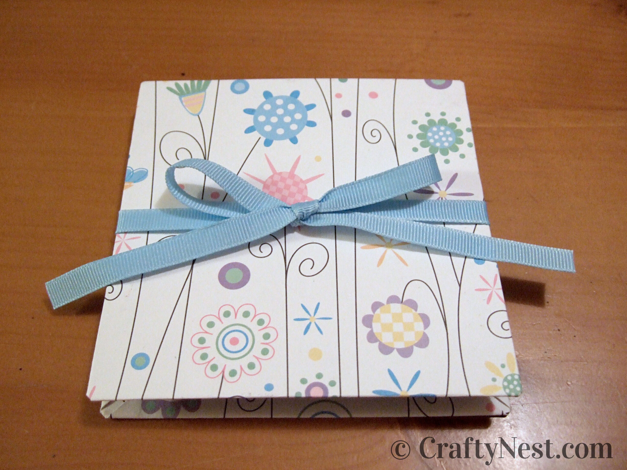 closed-accordion-books-crafty-nest Handmade accordion book closed, photo