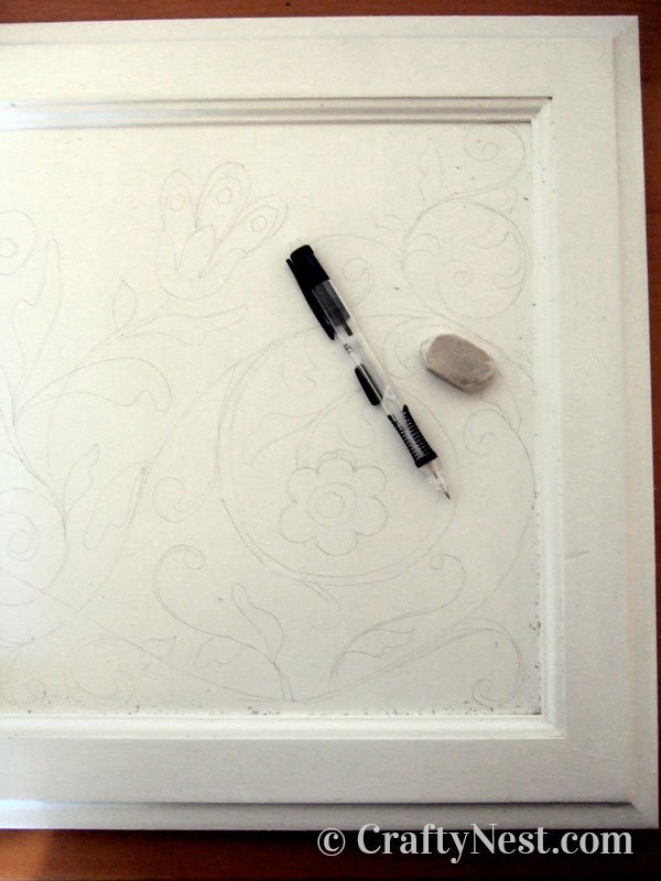 draw-pattern-diy-cupboard-door-serving-tray-crafty-nest Draw the design onto the cupboard door, photo