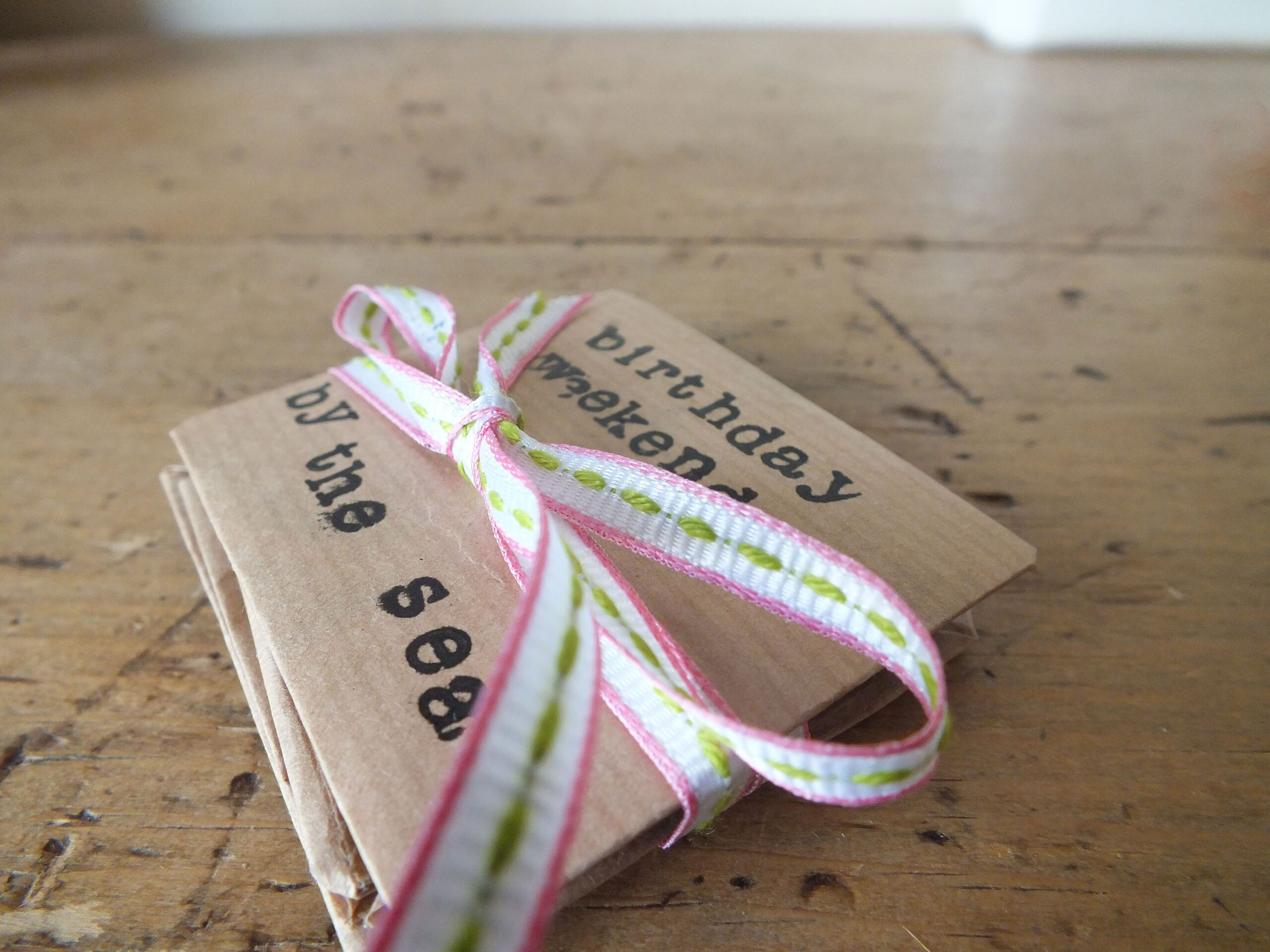 liz-chesworth-closed-accordion-books-crafty-nest Liz Chesworth's closed accordion book, photo