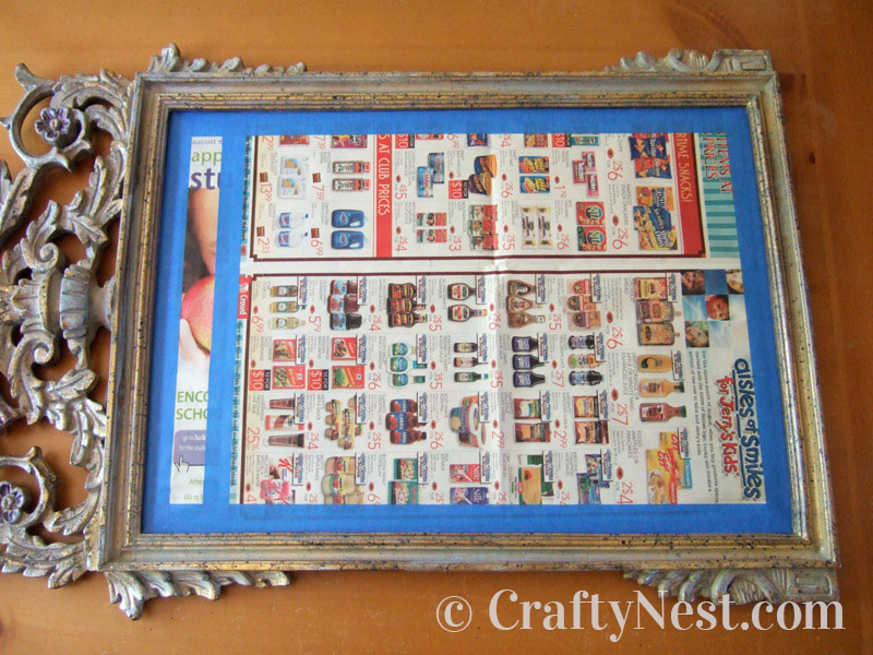 newspaper-diy-painted-mirror-crafty-nest Cover the mirror with newspaper, photo