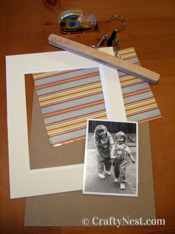 supplies-diy-pants-hanger-picture-frames-crafty-nest Supplies for hanging the picture, photo