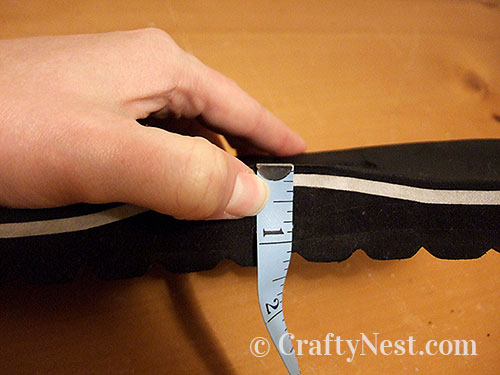 DSCF3451-diy-spa-slippers-crafty-nest Measure the height of the sandal, photo
