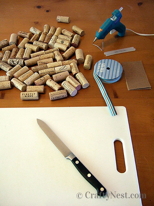 DSCF4502-wine-cork-trivet-crafty-nest Supplies to make a wine cork trivet, photo