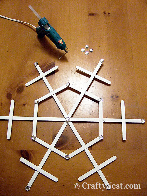 DSCF5138-giant-craft-stick-snowflakes-crafty-nest Glue on the rhinestones, photo