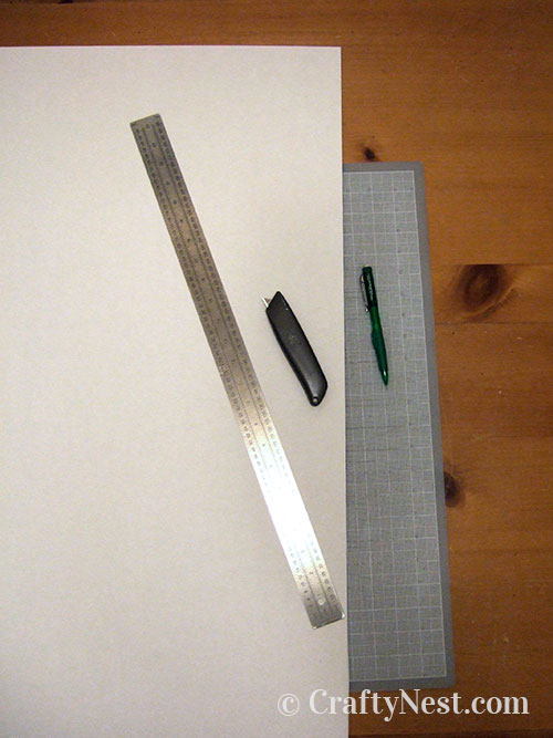 DSCF5480-diy-salvaged-patchwork-bulletin-board-crafty-nest Measure and cut the cardboard, photo