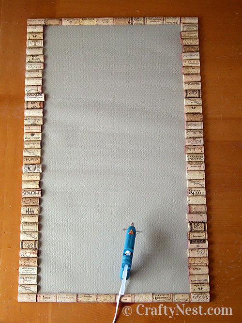 frame-wine-cork-bath-mat-crafty-nest Glue the outer edge, photo