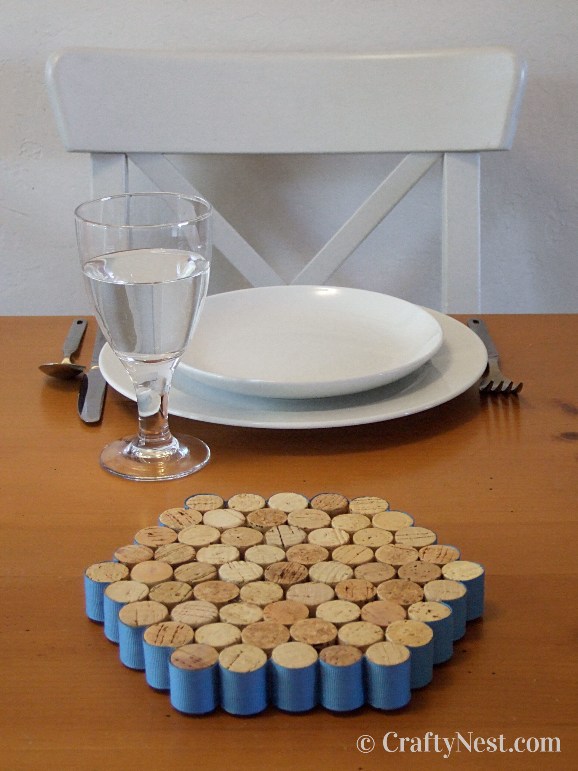 hero-wine-cork-trivet-crafty-nest Trivet made out of wine corks, photo