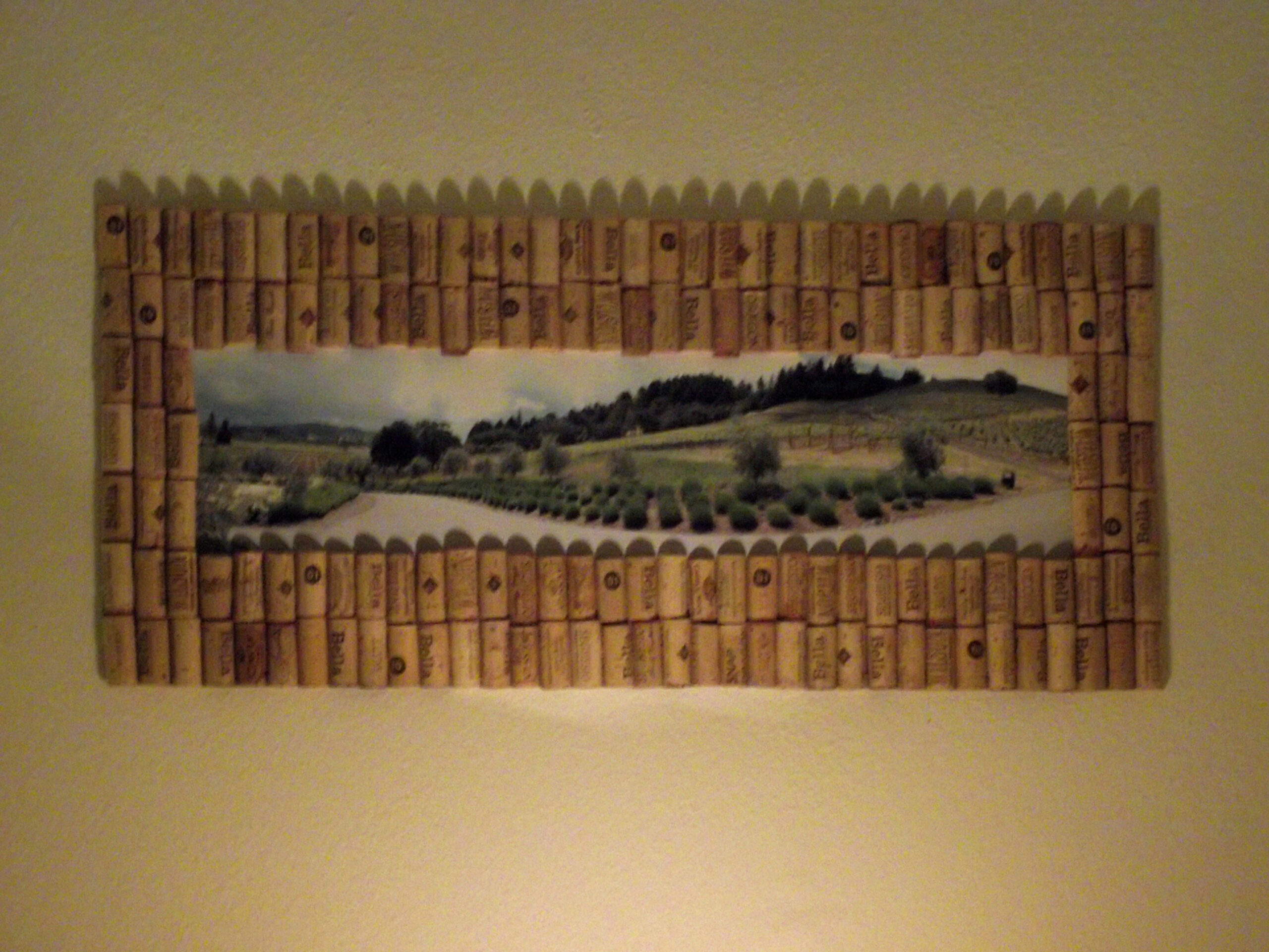 lynn-frame-wine-cork-bath-mat-crafty-nest Lynn's wine cork photo frame