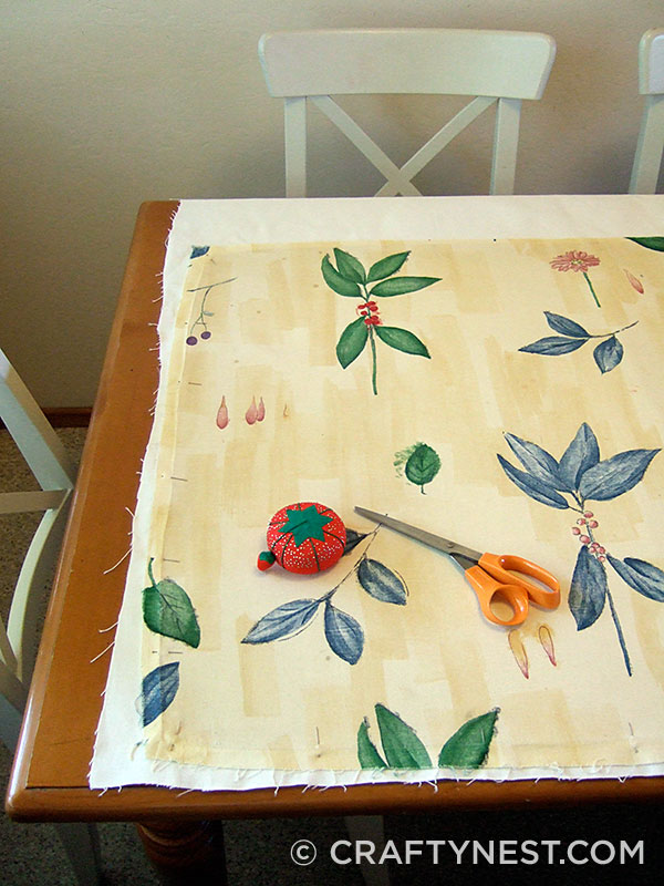 DSCF0739-reupholster-an-ottoman-crafty-nest Cut the fabric pieces, photo