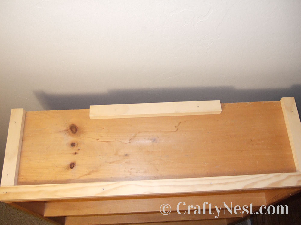 DSCF1440-plain-bookshelf-fancy-china-cabinet-crafty-nest Top wood frame, photo