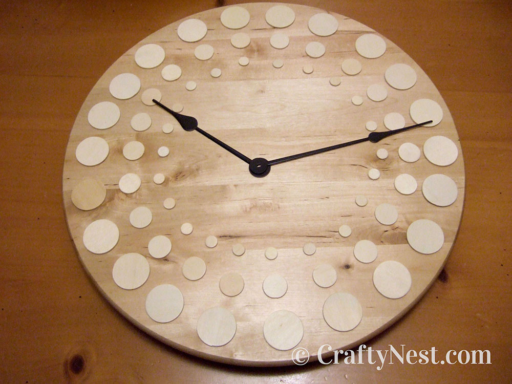 DSCF1561-lazy-susan-two-wooden-clocks-crafty-nest Circle pattern on the clock face, photo