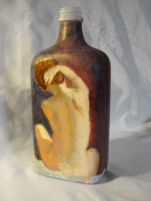 lucia-mulher-sentada-van-gogh-wine-bottle-crafty-nest Lúcia Russo's seated woman painting on a bottle, photo