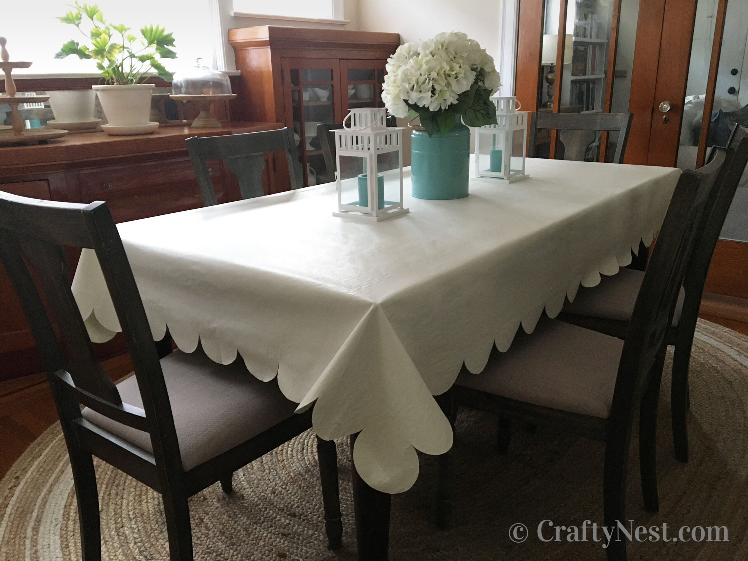 table3-scalloped-table-cloth-crafty-nest Scalloped table cloth, photo