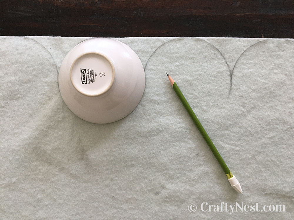 trace-scalloped-table-cloth-crafty-nest Tracing the bowl pattern, photo