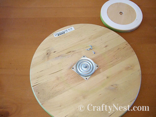 DSCF4464-plant-stand-lazy-susan-mini-side-table-crafty-nest Remove four screws, photo