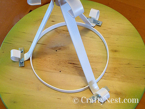 DSCF4474-plant-stand-lazy-susan-mini-side-table-crafty-nest Attach plant stand to Lazy Susan, photo