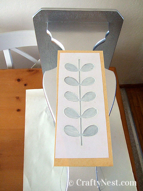 DSCF4780-silver-stenciled-library-side-table-crafty-nest Lay stencil on table, photo