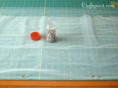 DSCF5572-tulle-pendant-lamp-crafty-nest Fold and pin layers of tulle, photo