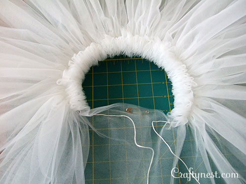 DSCF5574-tulle-pendant-lamp-crafty-nest Finish gathering and safety pin, photo