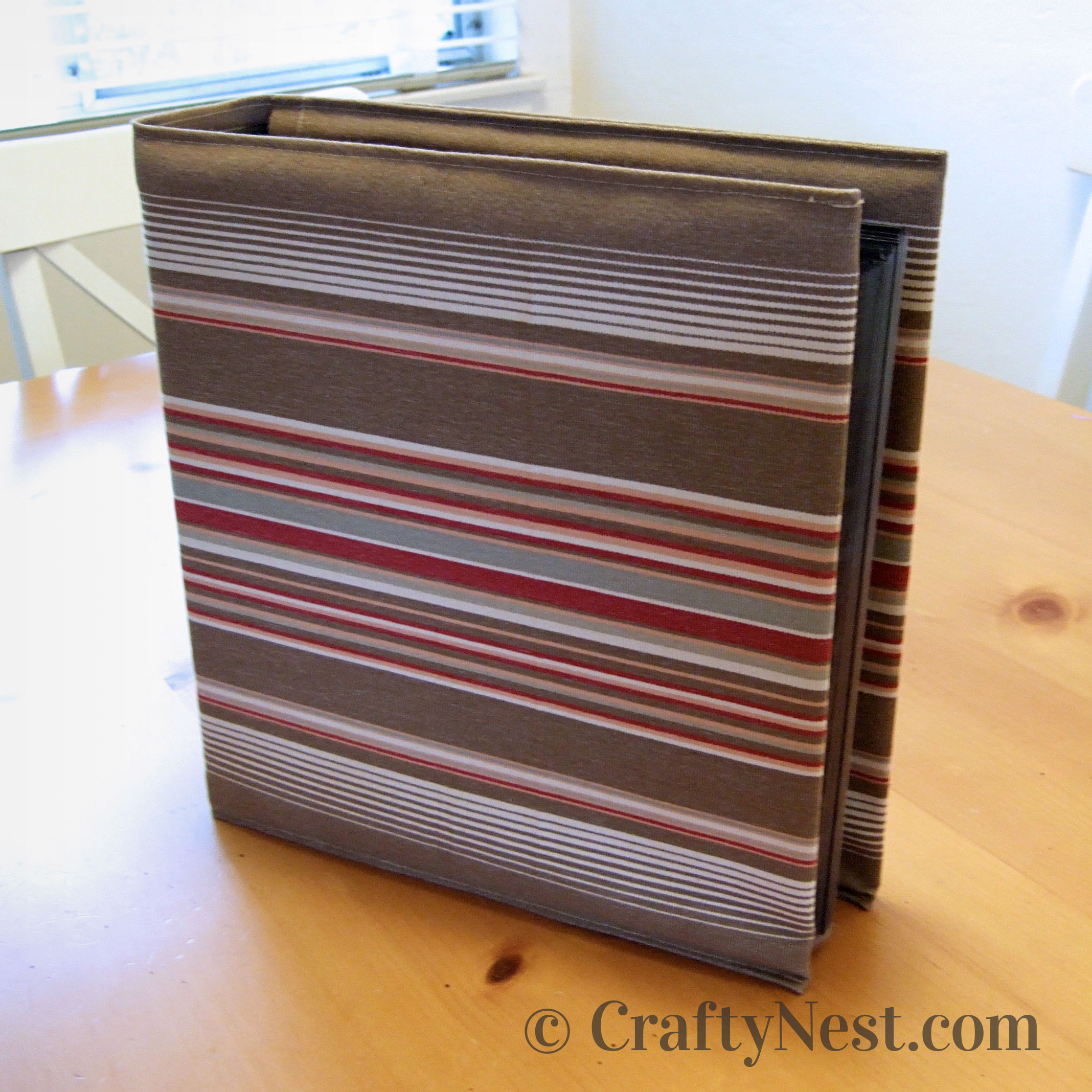hero2-photo-album-crafty-nest Closed photo album, photo