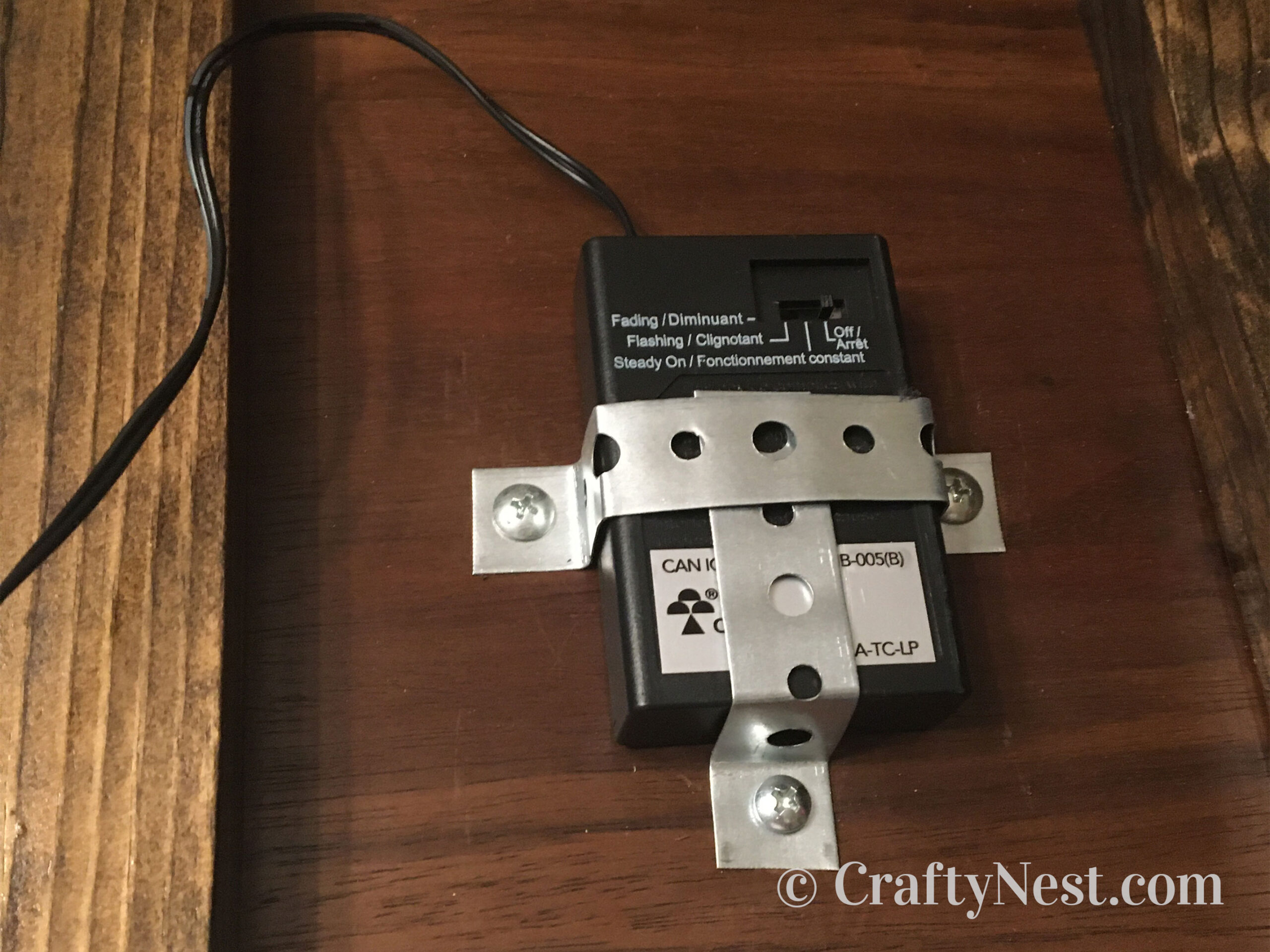 battery-pack-cage-advent-calendar-string-art-tree-with-lights-crafty-nest Pocket for the battery pack, photo