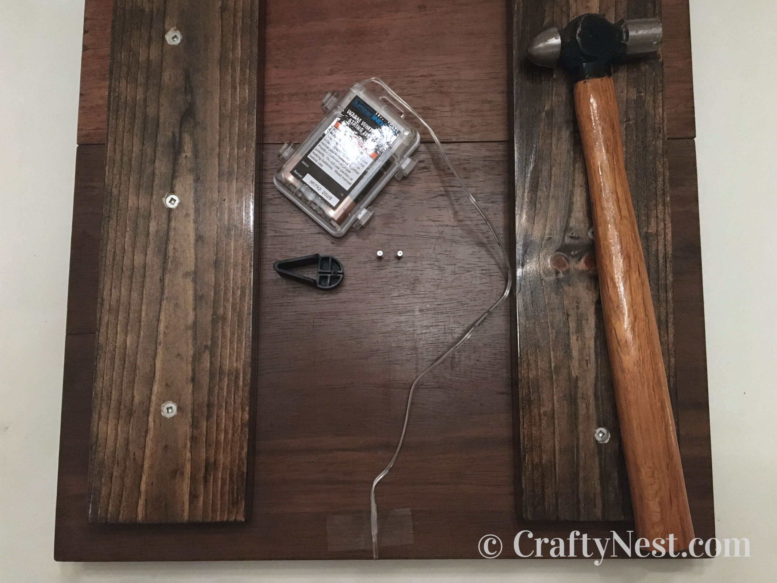 battery-pack-nails-advent-calendar-string-art-tree-with-lights-crafty-nest Nails for the batthery pack, photo