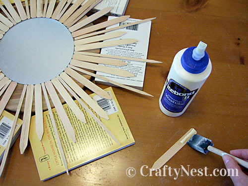 DSCF4432-starburst-mirror-crafty-nest Apply glue to each piece, photo