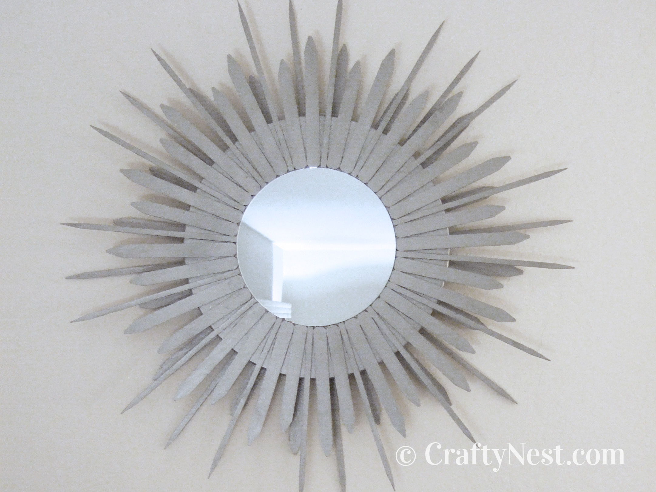 feature-starburst-mirror-crafty-nest DIY starburst mirror on the wall, photo