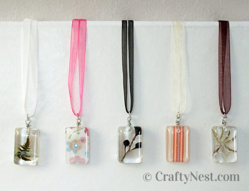 Camp craft: DIY resin pendant necklaces